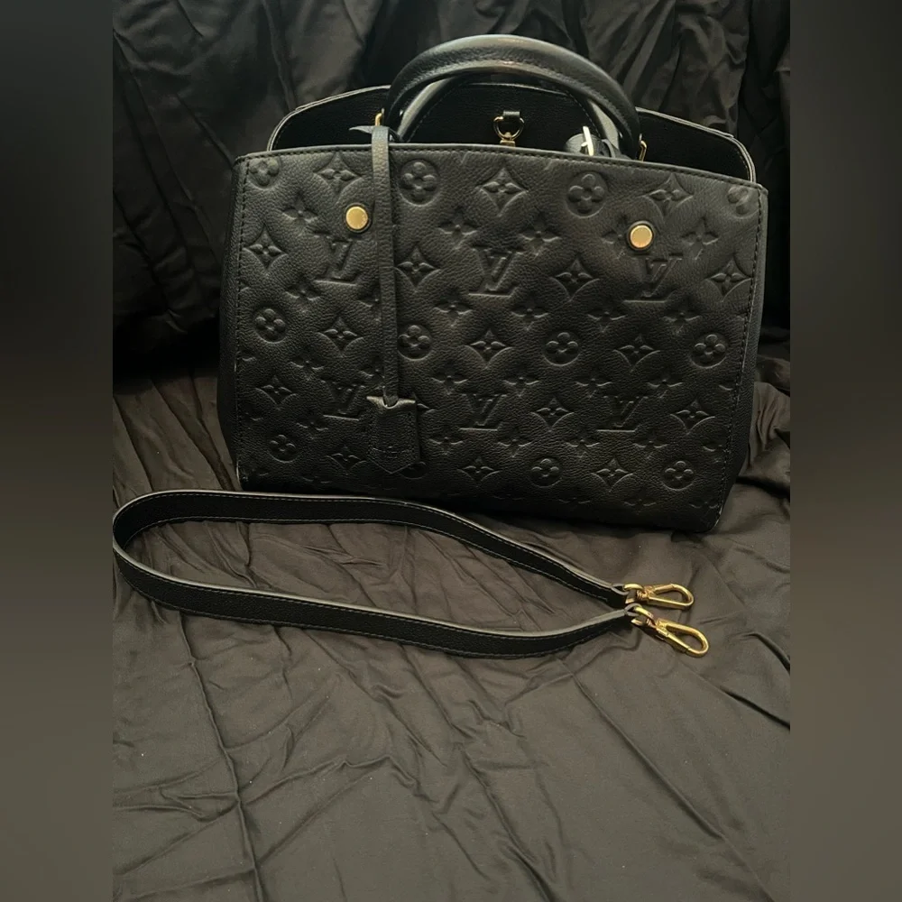 Louis Vuitton Montaigne MM Leather Handbag with Strap - Picture 2 of 14